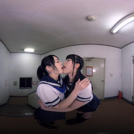 Sensual kisses VR Porn Video