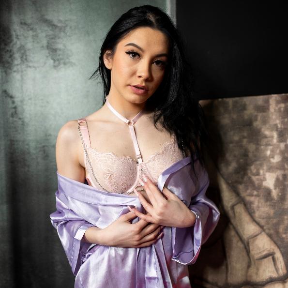 Maddi Perez wants to always please you VR Porn Video